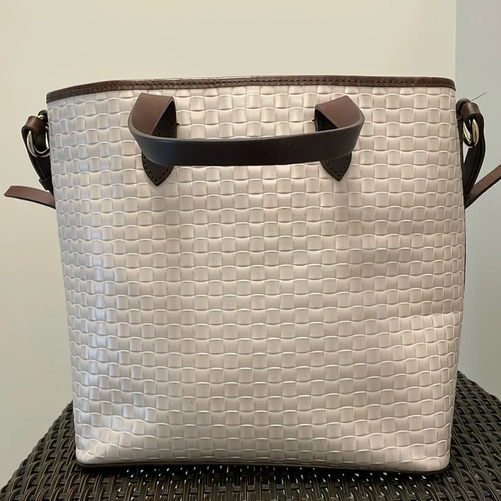 Dooney & Bourke large tote with wristlet - Picture 2 of 6